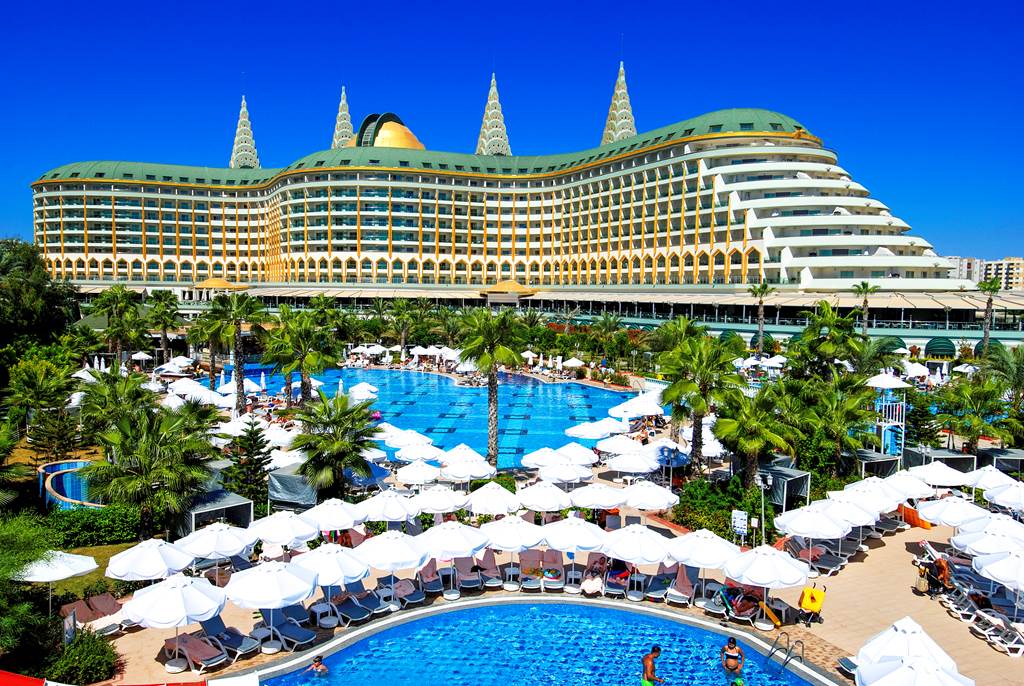 Resorts & Hotels